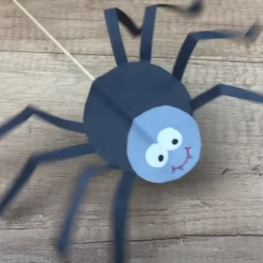 spider made from craft paper